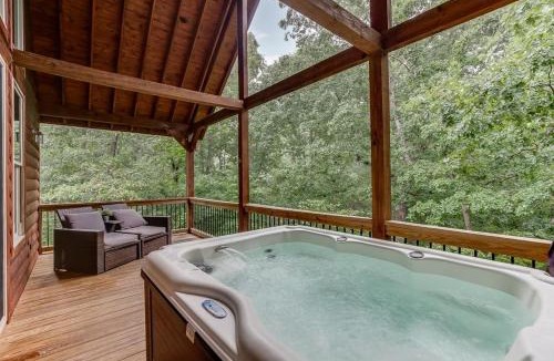 Cleveland House | Deluxe Couples Cabin on Creek