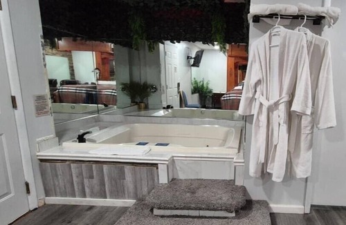Des Plaines Hotel | Des Plaines Motel By OYO O'Hare Airport Chicago