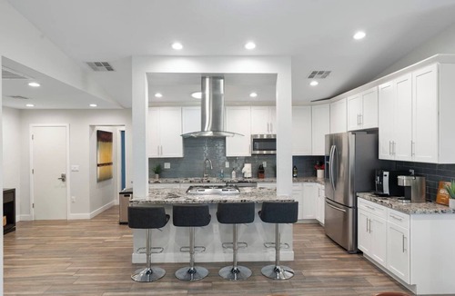 Camelback East Villa | Desert Escape | Poolside BBQs, Sunset Views & Spacious Comfort