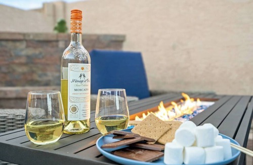 Pecos North House | Desert Getaway-Private Pool, Fire Pit & Coffee Bar