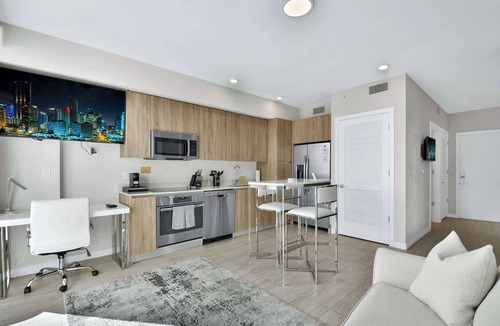 Northeast Miami Condo | Design District Studio · City View · Free Parking