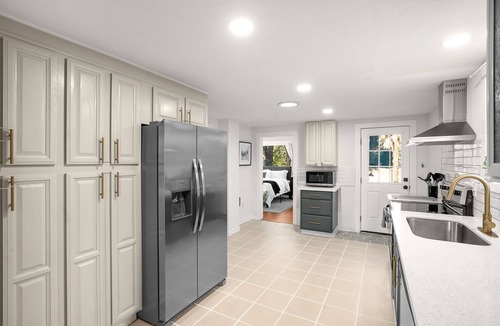 Richmond House | Designer 3BD Hawthorne Home