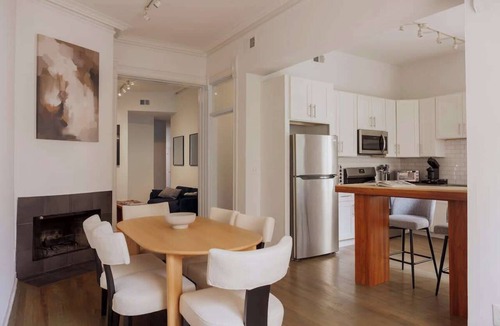 Rush and Division Apartment | Designer Combo Loft 2E & 2W|Gold Coast/River North
