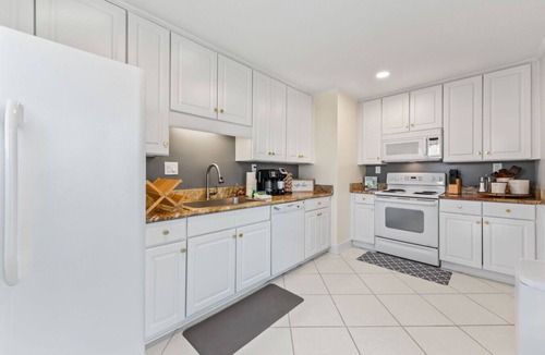 Holiday Isle Villa | Destin Spring Break 🏖️ HQ | 3BR + Pool | Book NOW!