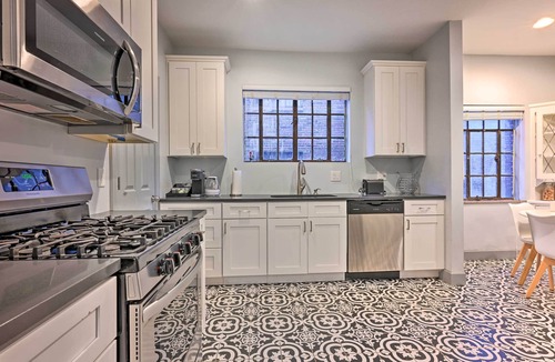 Detroit Apartment | Detroit Vacation Rental: 8 Mi to Downtown!