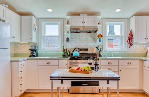 Dillon Beach Cabin | Dillon Beach~Walk to Beach~Ocean Views~Dog Friendly~Sleeps 8~The Lookout!