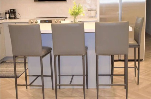 Dimond House | Dimond Abode; Modern Vacation Rental in Oakland Steps from Markets & Cafés