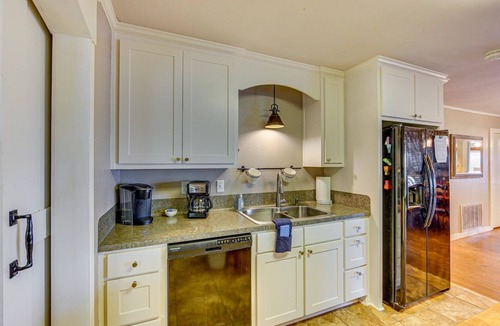 Jefferson House | Direct Beach Access, Watersports, Lakeside Firepit and more @ Crystal Cove