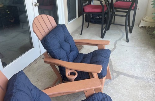 Crystal Beach Condo | Direct Gulf View, Designer Decor! Steps to sand. Sleeps 6.