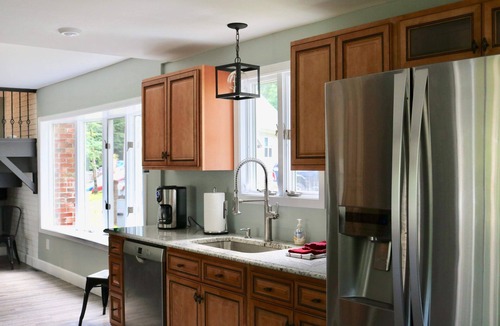 Hadley House | Direct lakefront on quiet dead end road!