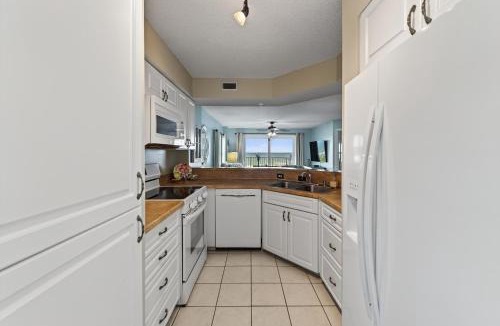 Seawinds Condo Apartment | Direct oceanfront 2/2 corner condo with large balcony, heated pool, and garage parking