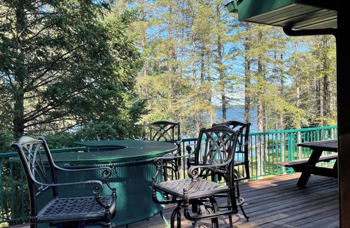 Mikana Cabin | Discover Lone Pine: The Perfect Space for Families