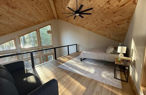 Mercer House | Distinctly modern cabin on quiet Northwoods lake