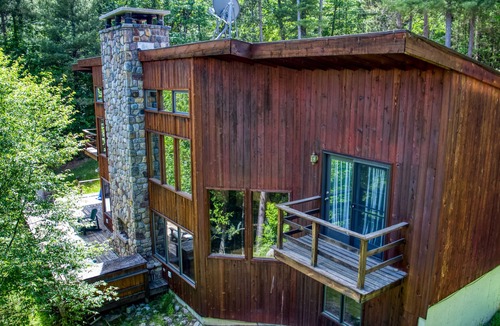 Jay House | Doe-A-Deer Chalet in Jay NY Perfect for Large Groups Close to Whiteface Mountain