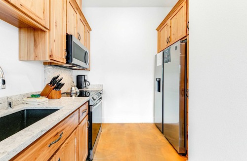 Garibaldi House | Dog-friendly, brand new home with pool table, AC & washer/dryer - near beach