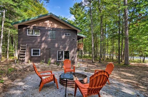 Interlochen House | Dog-Friendly Home Near Crystal Mtn & Outdoor Rec!