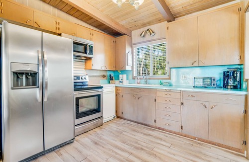 Tierra Del Mar House | Dog-friendly home with hot tub, fireplace, & game room - steps to beach
