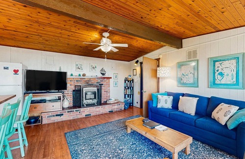 Yachats Cabin | Dog-Friendly Oceanfront Cabin in the Trees with Gorgeous Views