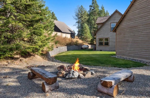 Ronald House | Dog-Friendly Ronald Vacation Rental Cabin!