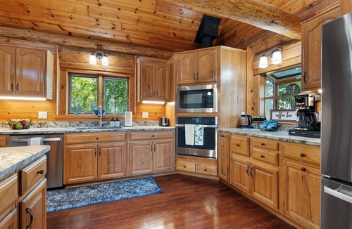 Egg Harbor Cabin | Door County Log Cabin on 5 Private Acres Barn Bar, Fire Pit & EV Charger