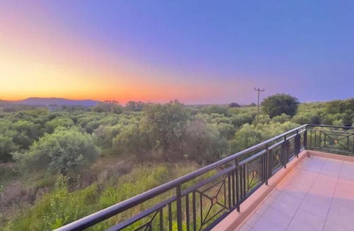 Grand Blanc House | Double room with balcony and mountain view