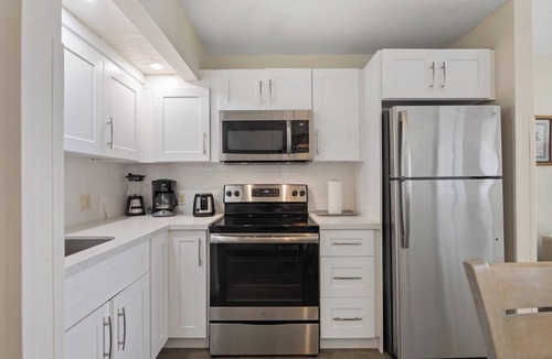 Lower Matecumbe Beach Condo | Double the Views: Florida Keys 1BR with 2 Balconies & Pool Access