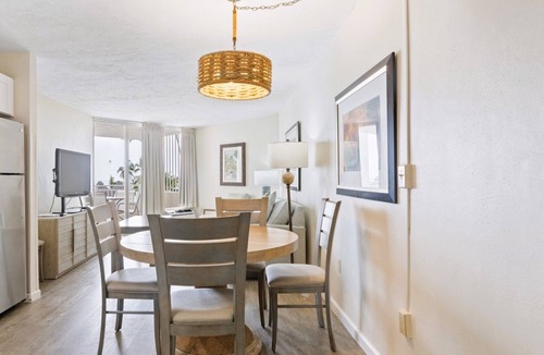 Lower Matecumbe Beach Condo | Double the Views: Florida Keys 1BR with 2 Balconies & Pool Access