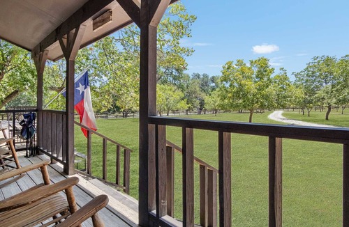 Bandera Cabin | Double U Barr Ranch Texan Cabin