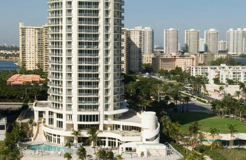 Sunny Isles Beach Hotel | DoubleTree by Hilton Ocean Point Resort - North Miami Beach