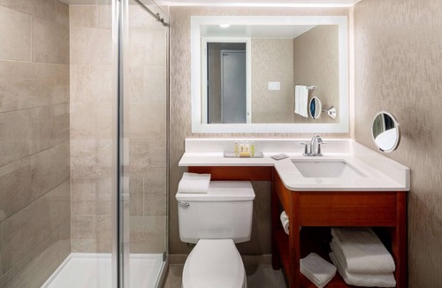 Thurston Hotel | DoubleTree by Hilton Ann Arbor North