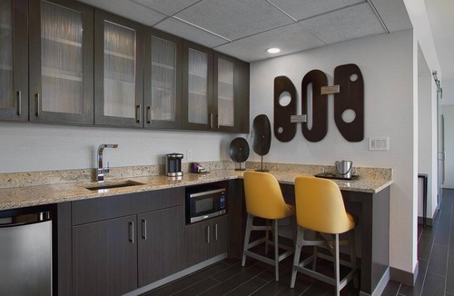 Cedar Rapids - Iowa City Hotel | Doubletree by Hilton Cedar Rapids Convention Complex