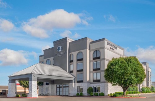 Springdale Hotel | DoubleTree by Hilton Springdale