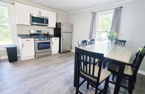 Fort Wayne Apartment | Downtown-Adjacent 2BR Apartment | Pet Friendly Stay
