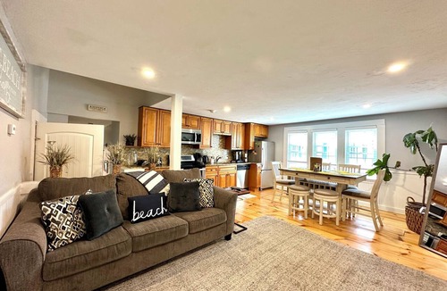 Yachting Village Condo | Downtown Condo on Thames Street