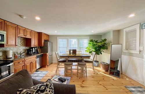 Yachting Village Condo | Downtown Condo on Thames Street