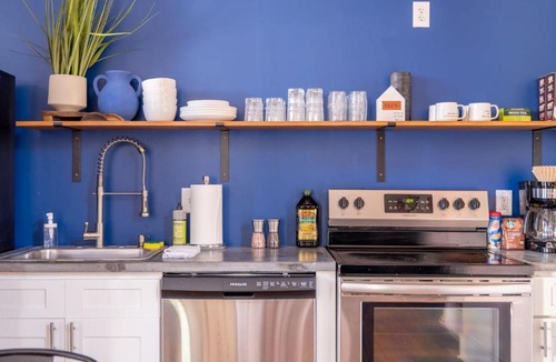 Covington Apartment | Downtown Covington - Near Shopping, Bars, Cincinnati