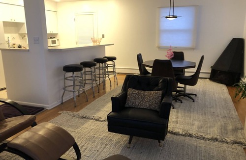 Grand Haven House | Downtown Duplex Upper with garage