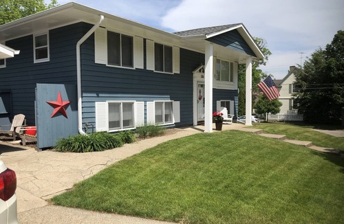 Grand Haven House | Downtown Duplex Upper with garage