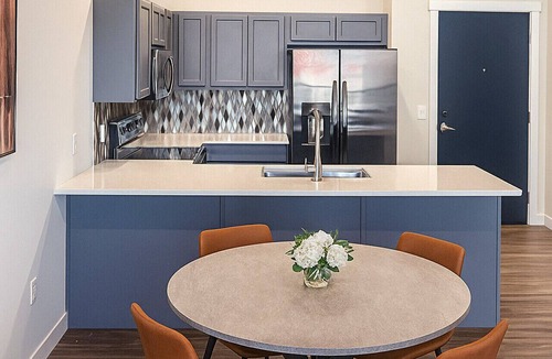 Downtown Eau Claire Apartment | Downtown Eau Claire 1BR on S Barstow