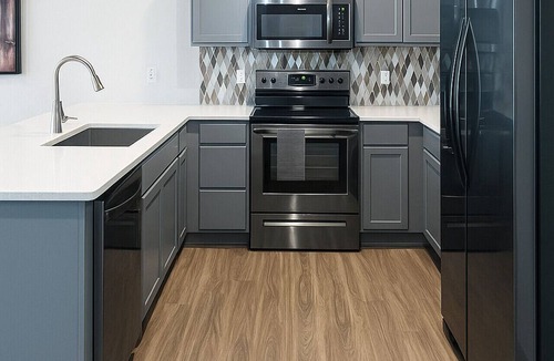 Downtown Eau Claire Apartment | Downtown Eau Claire 1BR on S Barstow