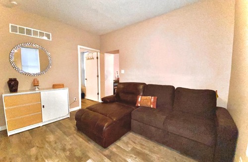 Hobart Apartment | Downtown Hobart Cozy 1 Bedroom