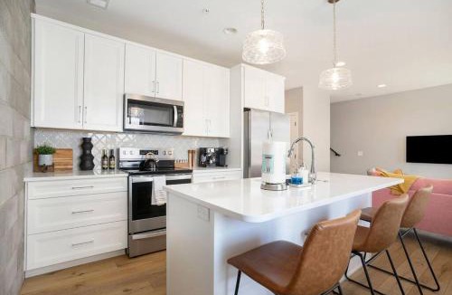 Holland House | Downtown Holland Condo with Views and Balconies