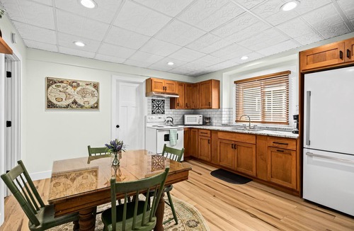 Holly Apartment | Downtown Holly Homefront - Walk to downtown Holly