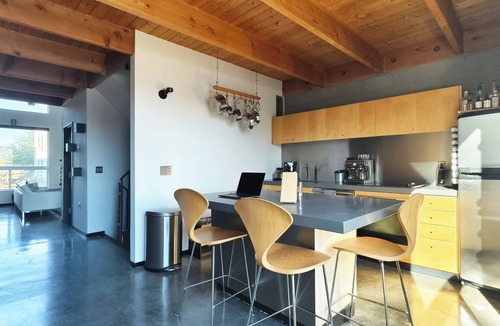 Garfield House | Downtown Modern Loft Steps from Roosevelt Row-Smart Living, Garage, Pool & Yard