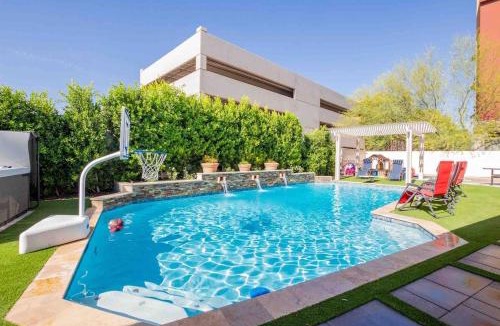 Booker T. Washington House | Downtown Modern Oasis