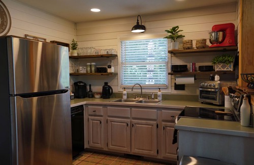 Murphy Cabin | Downtown Murphy Mountain Escape with Hot Tub, Fire Pit & Vast Views + EV Charger