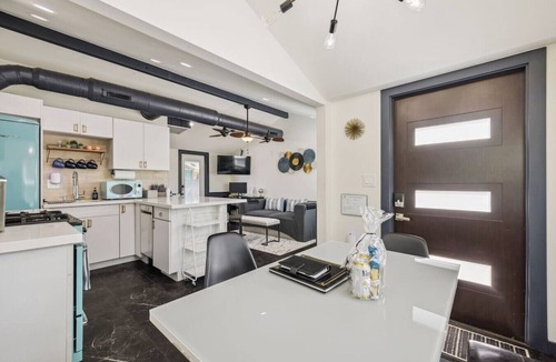 Garfield House | Downtown Phoenix Modern Retreat B | Walkable