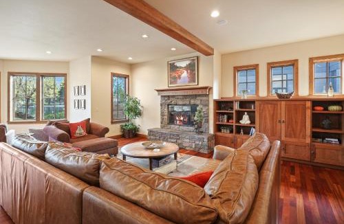 River West House | Drake Park Villa home