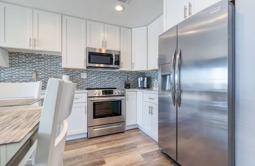 Crystal Beach Condo | Dreamy Oceanfront Penthouse: Indulge in Luxury Spa, Panoramic Views & Beach Fun!