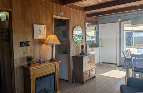 Florence Cabin | Driftwood Heights at Heceta Beach